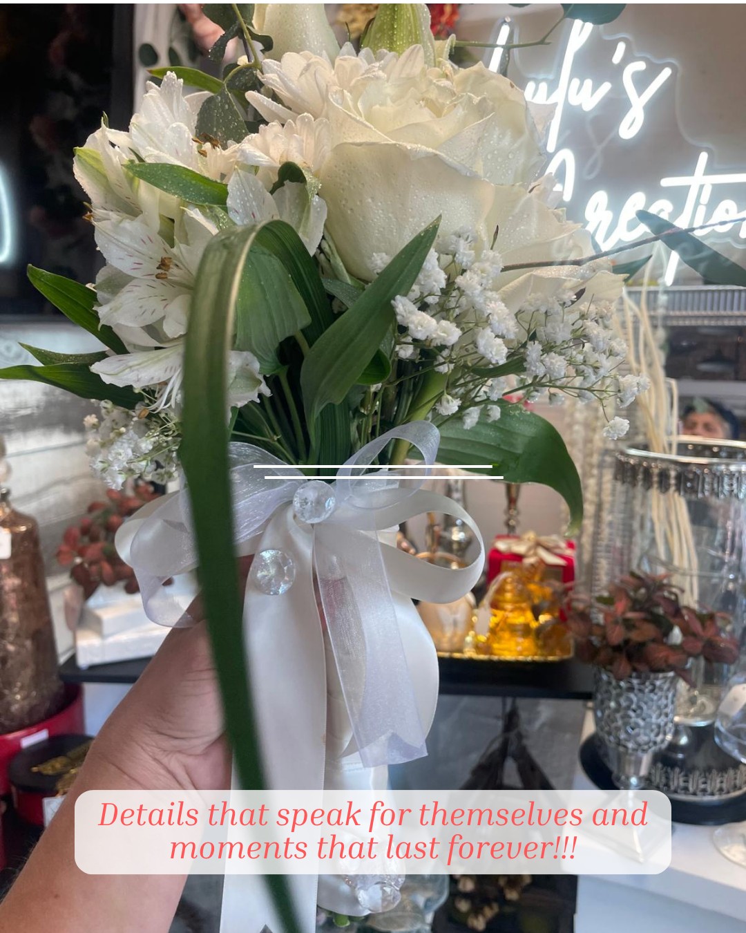 Purity, elegance, and a touch of magic in every petal. 🕊️✨ There are details that have the power to transform an instant into an eternal memory, filling the air with a unique and special illusion. Every flower tells a story of love, new beginnings, and moments that remain etched in the heart forever. 🤍🌹

#BridalBouquet #WhiteFlowers #Elegance #LoveAndFlowers #InstaFlowers #SpecialWeddings #DetailsThatFallInLove #UnforgettableMoments