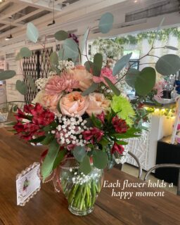 Small details, heartfelt moments, and flowers that make every day a little brighter. 🌸✨

#FlowersWithMeaning #FlowerLovers #HeartfeltGifts #FloralDetails #HappyMoments #MadeWithLove #ThoughtfulGifts #FlowersOfInstagram #BeautifulDetails #SpreadJoy