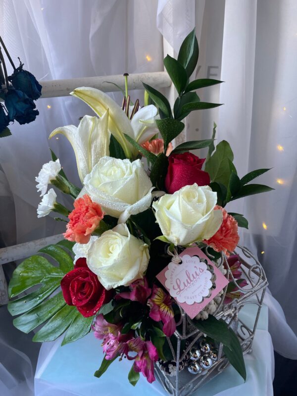 Birdcage with floral arrangement - Image 2