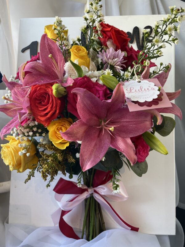 Unique and Vibrant Bouquets for you - Image 14