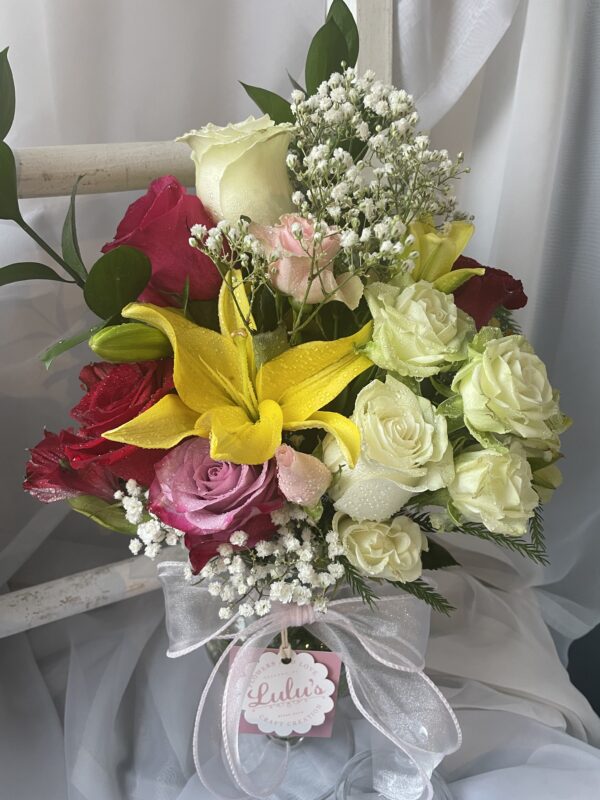 Unique and Vibrant Bouquets for you - Image 12