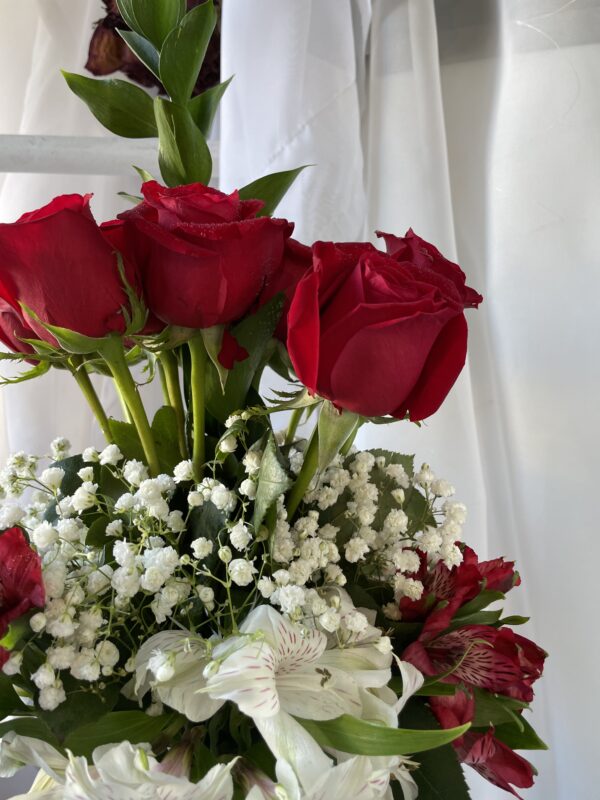 Unique and Vibrant Bouquets for you - Image 7