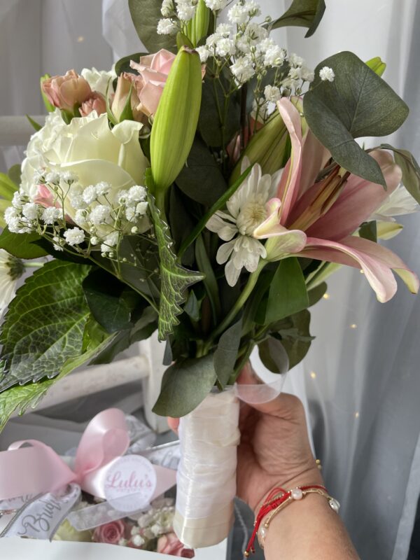 Unique and Vibrant Bouquets for you - Image 10