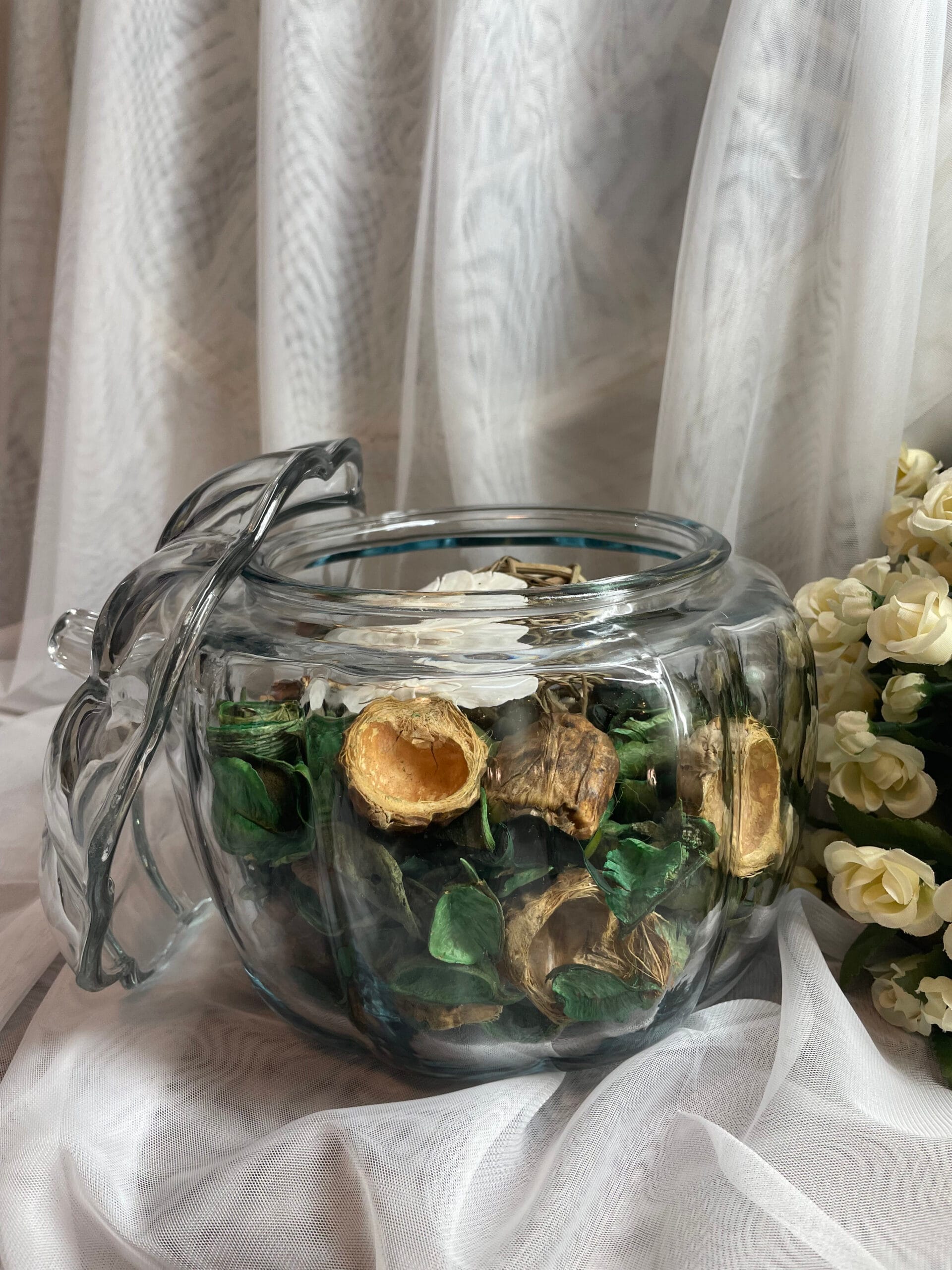 Glass Pumpkin Vase – Elegant Fall Decor for Floral Arrangements