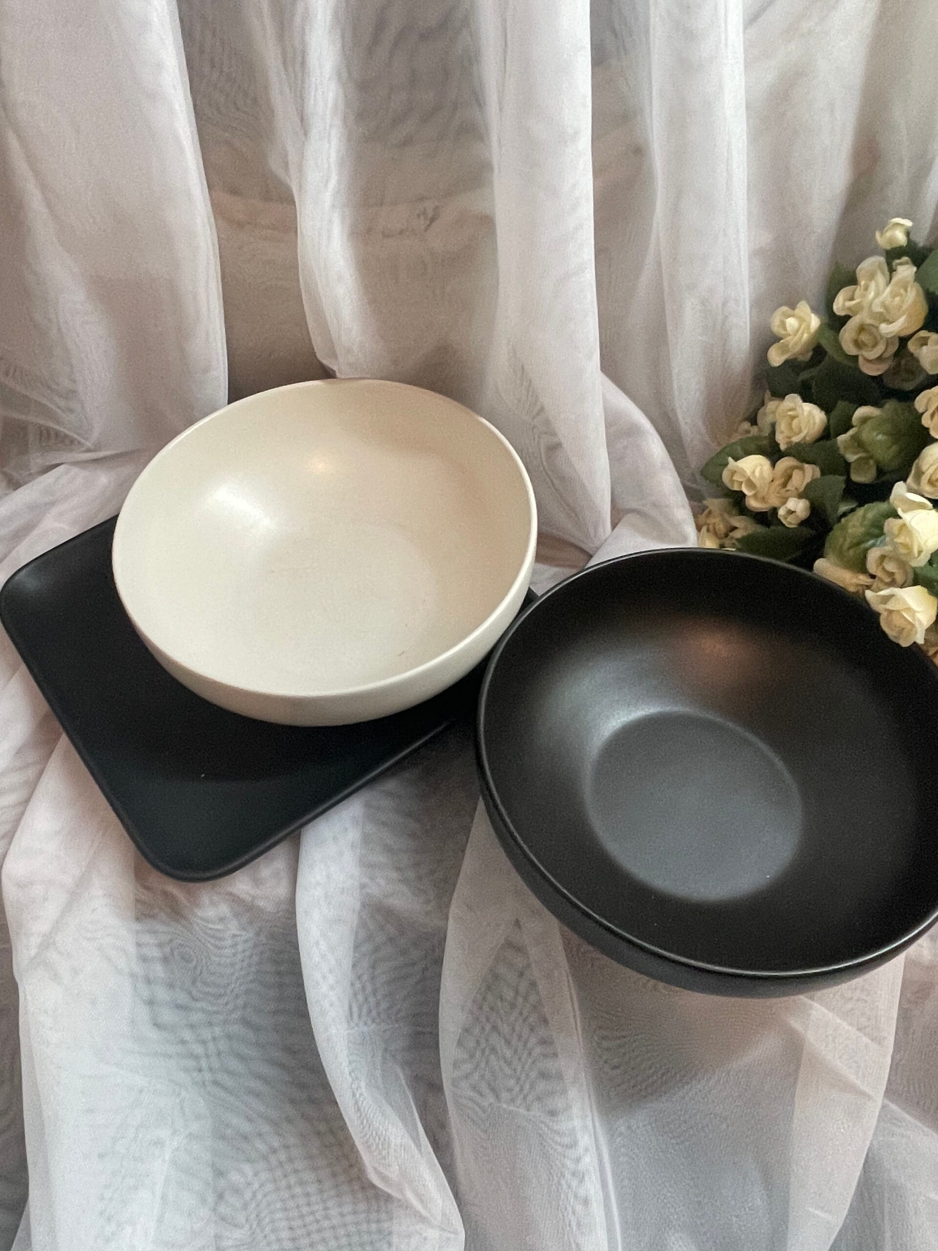 Couple Ceramic Bowl Set with Tray – Black & White Design for Shared Moments - Image 6